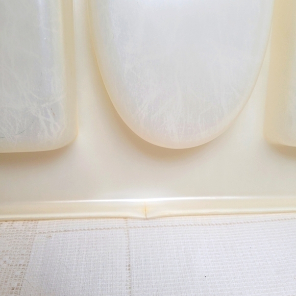 Vintage Noel Molded Plastic Serving Tray - Picture 11 of 12